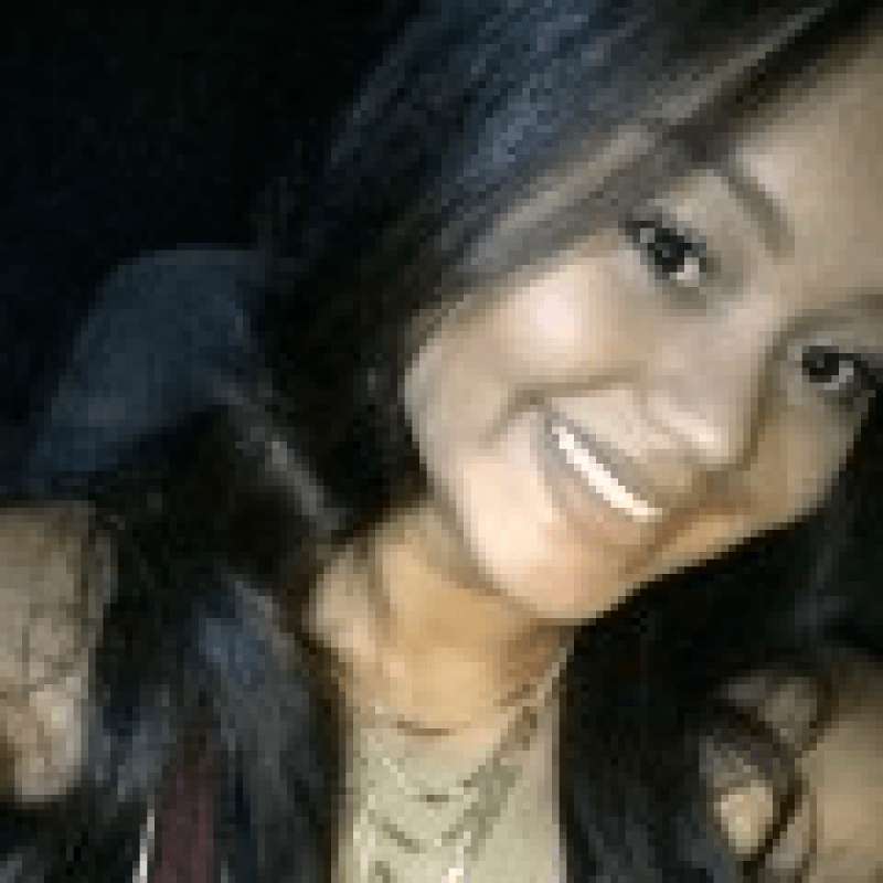 Jordanna L&uacute;cia