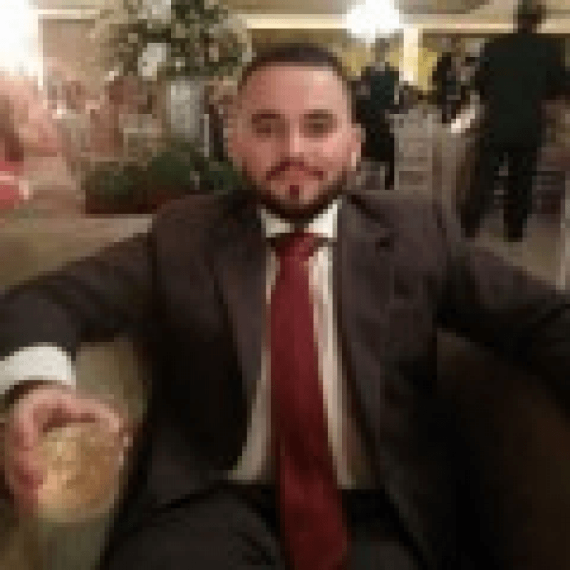 Advogado Desde 2014; Formado Também em Gestão de Pequenas e Médias Empresas; Pós-Graduação em Direito Público (Constitucional, Administrativo e Tributário) e Penal.