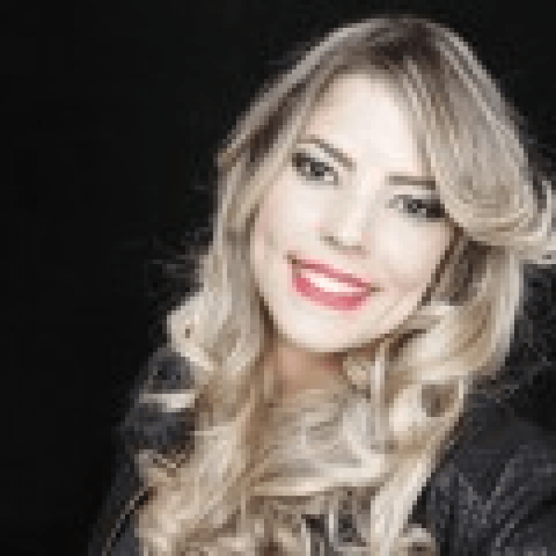 Kelly Barros
