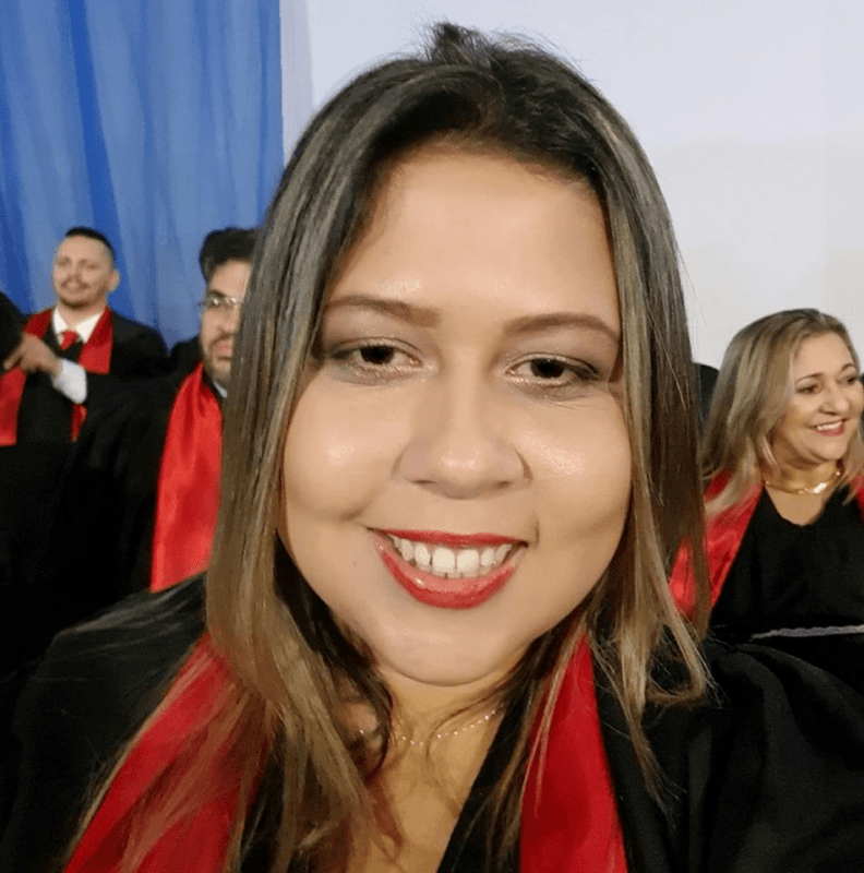 Aline Bruno Ribeiro