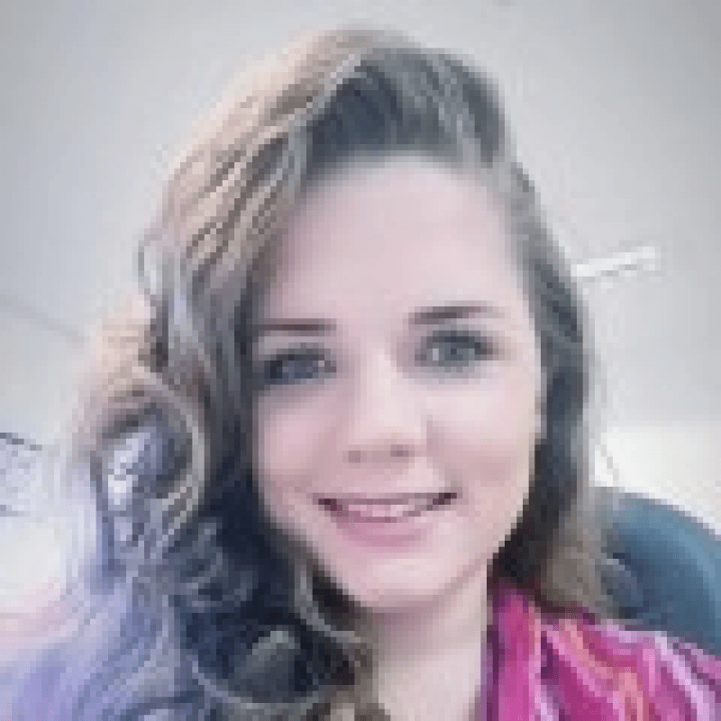 J&uacute;lia Drumond