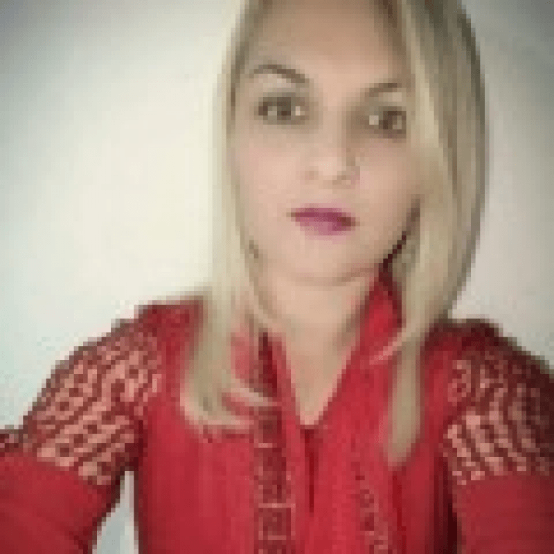 Elaine Dias
