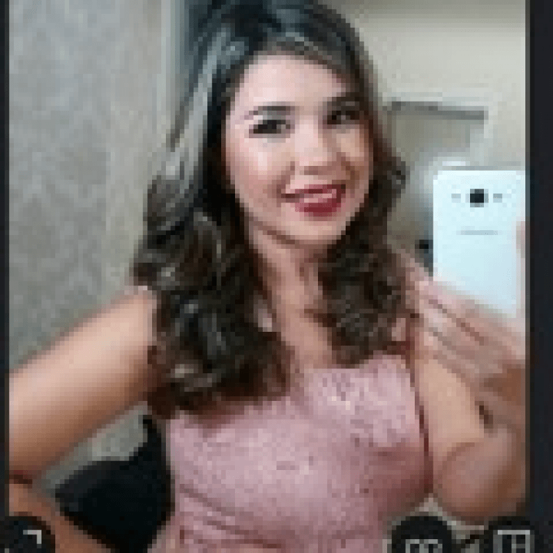 Dra. Hellen Lima