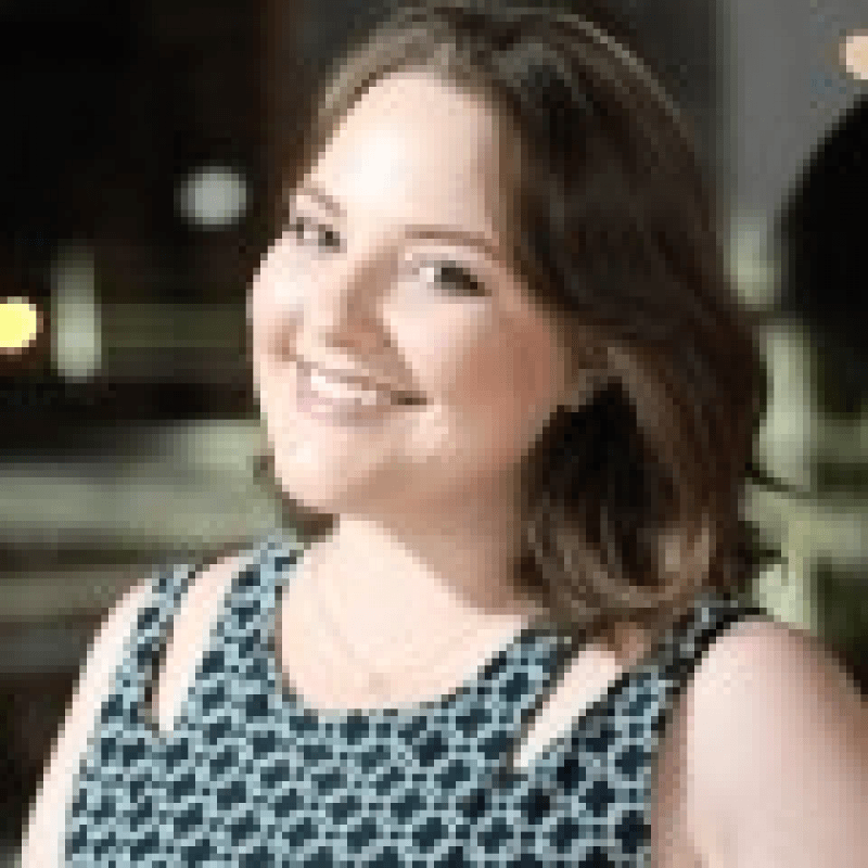 Tha&iacute;s Salvadori Gracia