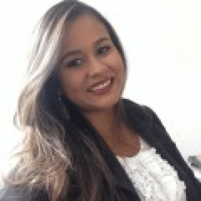 Cl&eacute;fia Santos