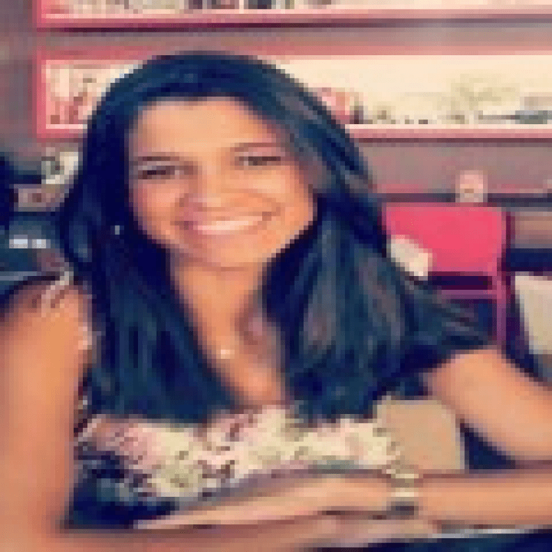 Magn&oacute;lia de Souza Stingelin