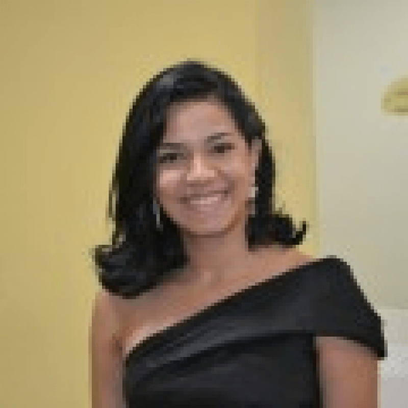 N&uacute;bia Herszenhorn