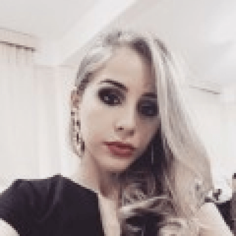 Dr&ordf; Bruna Laryssa N. Brum