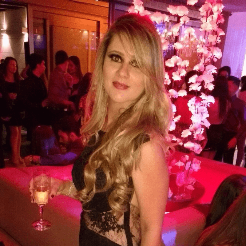 Flávia Rezende Marinho Fernandes