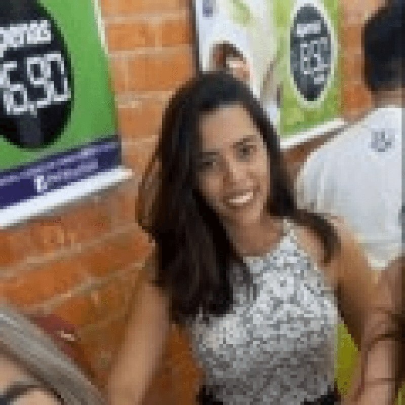 Aline Alvarenga