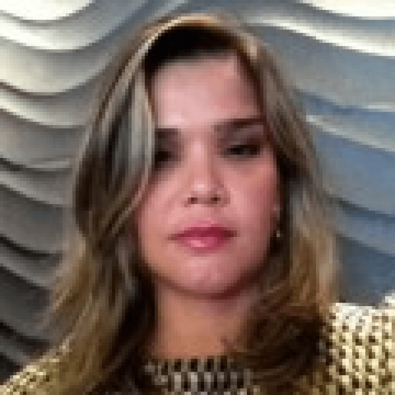 Dra. Kélvia Almeida de Castro