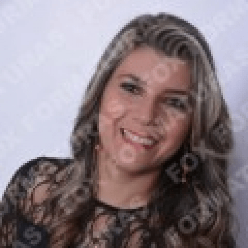 Val&eacute;ria Meireles